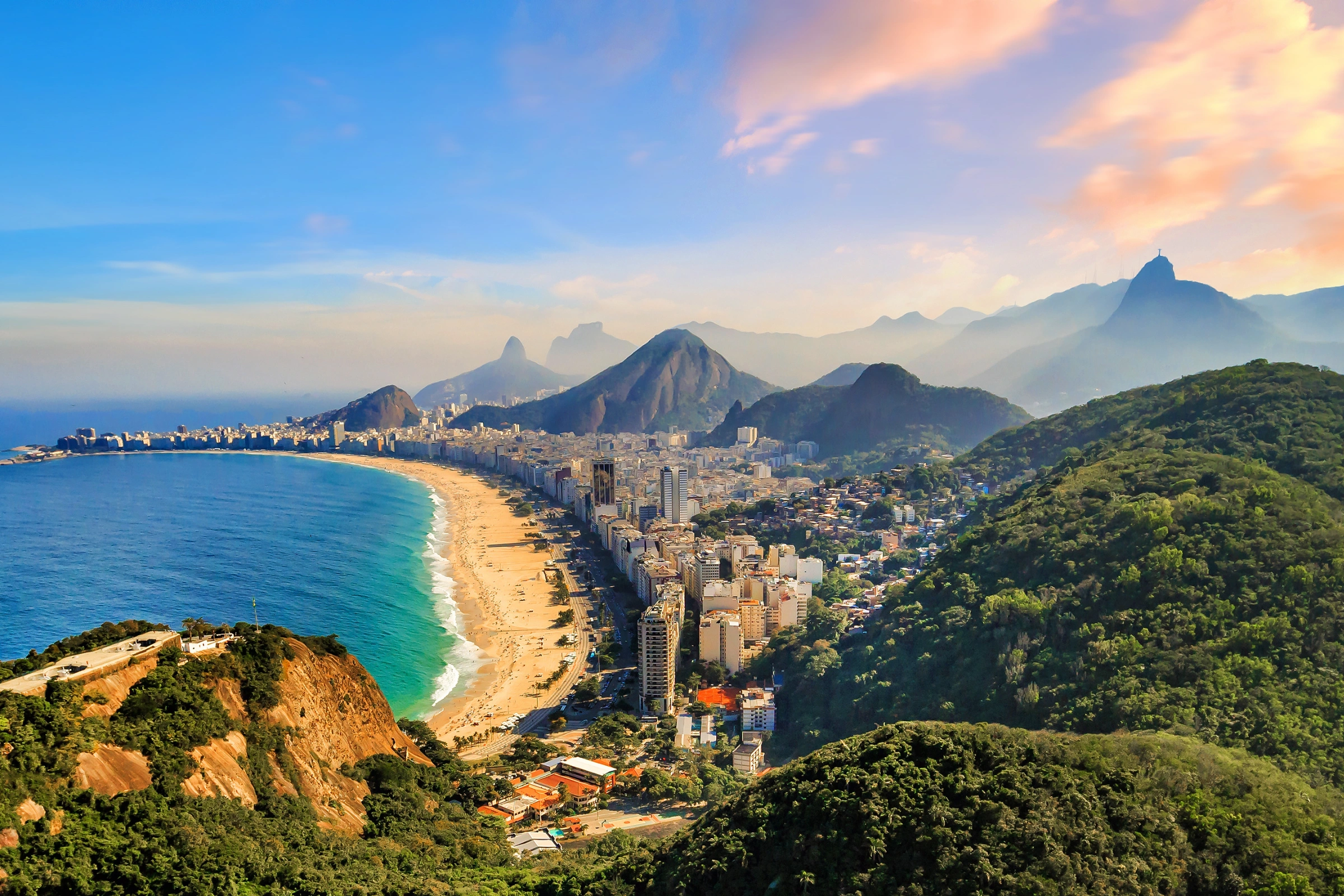 Copacabana_Beach,_Rio_De_Janeiro[1].webp